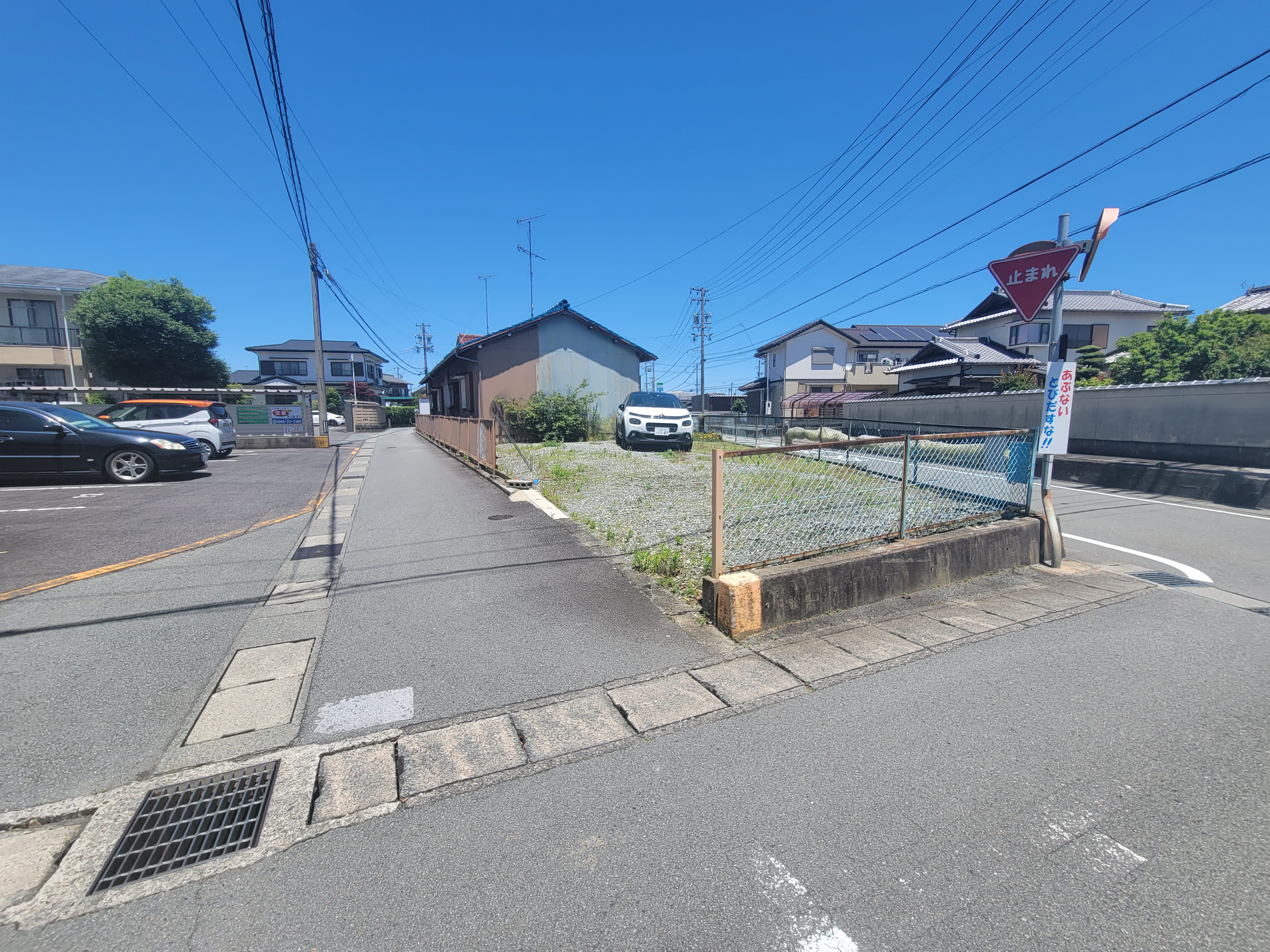 松阪市 駅部田町  平屋建 2棟まとめ売り。学習塾や華道教室等に最適です♪