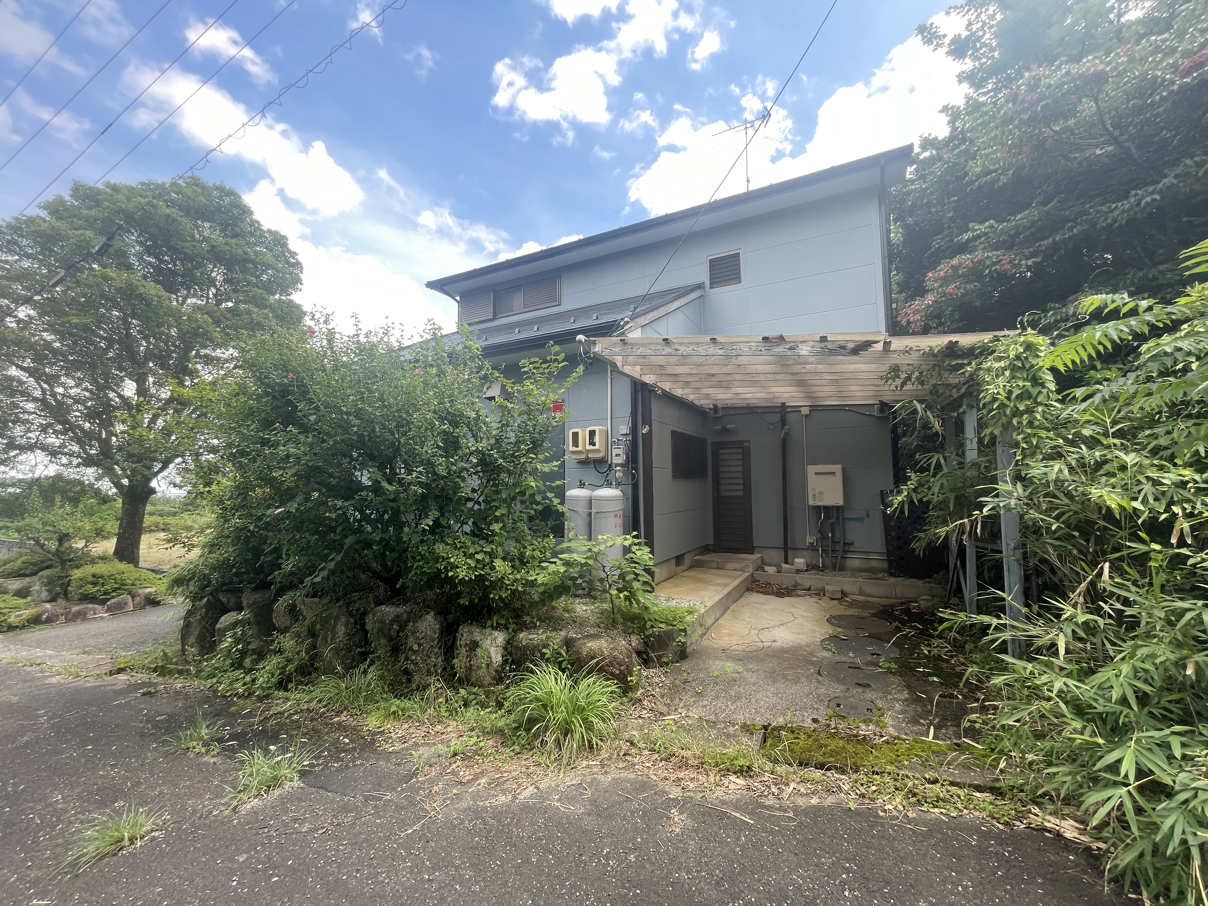 菰野町根の平　中古住宅　