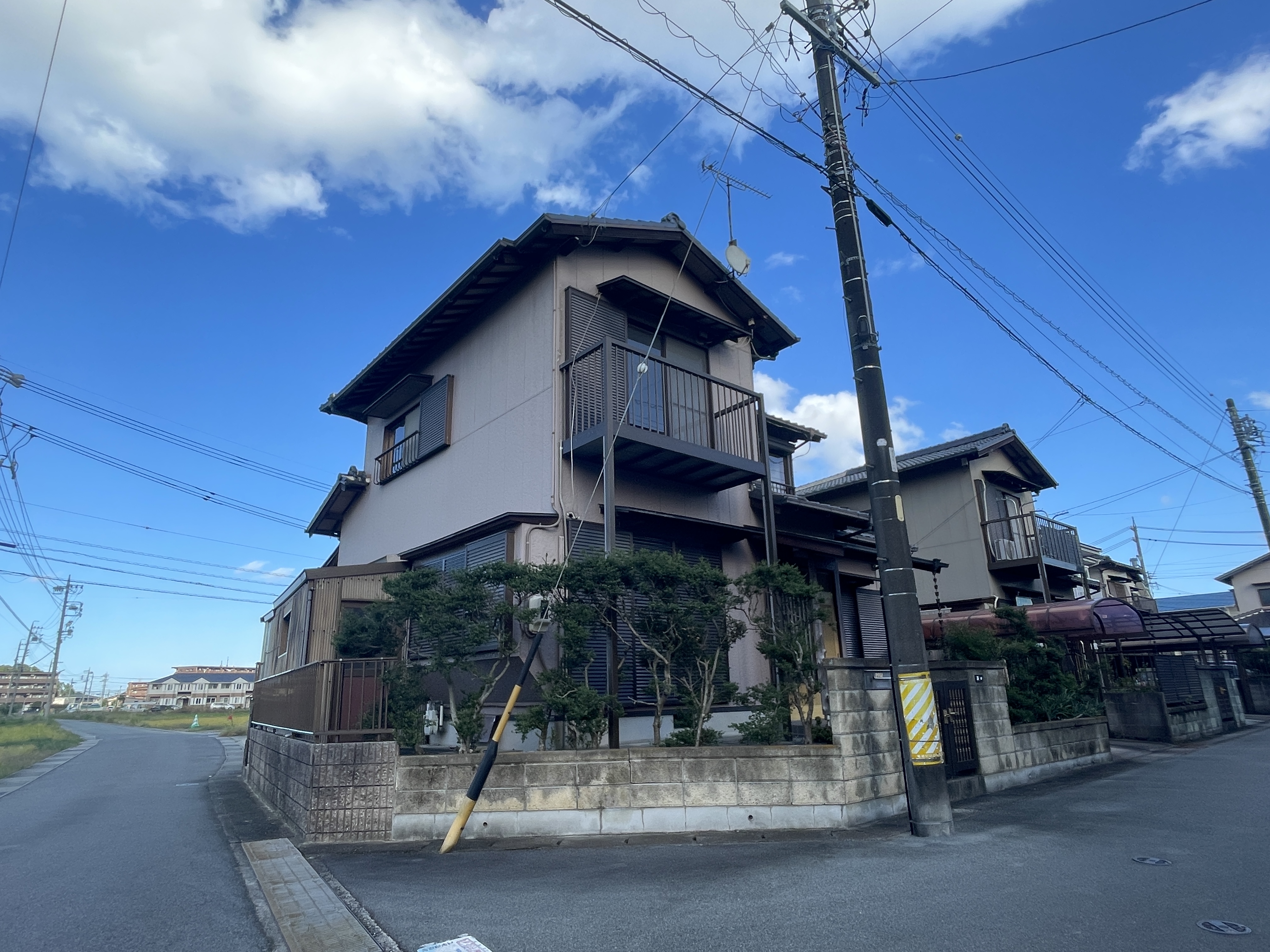 【石津町】スーパー徒歩圏内！生活しやすい場所にある4LDKの中古住宅