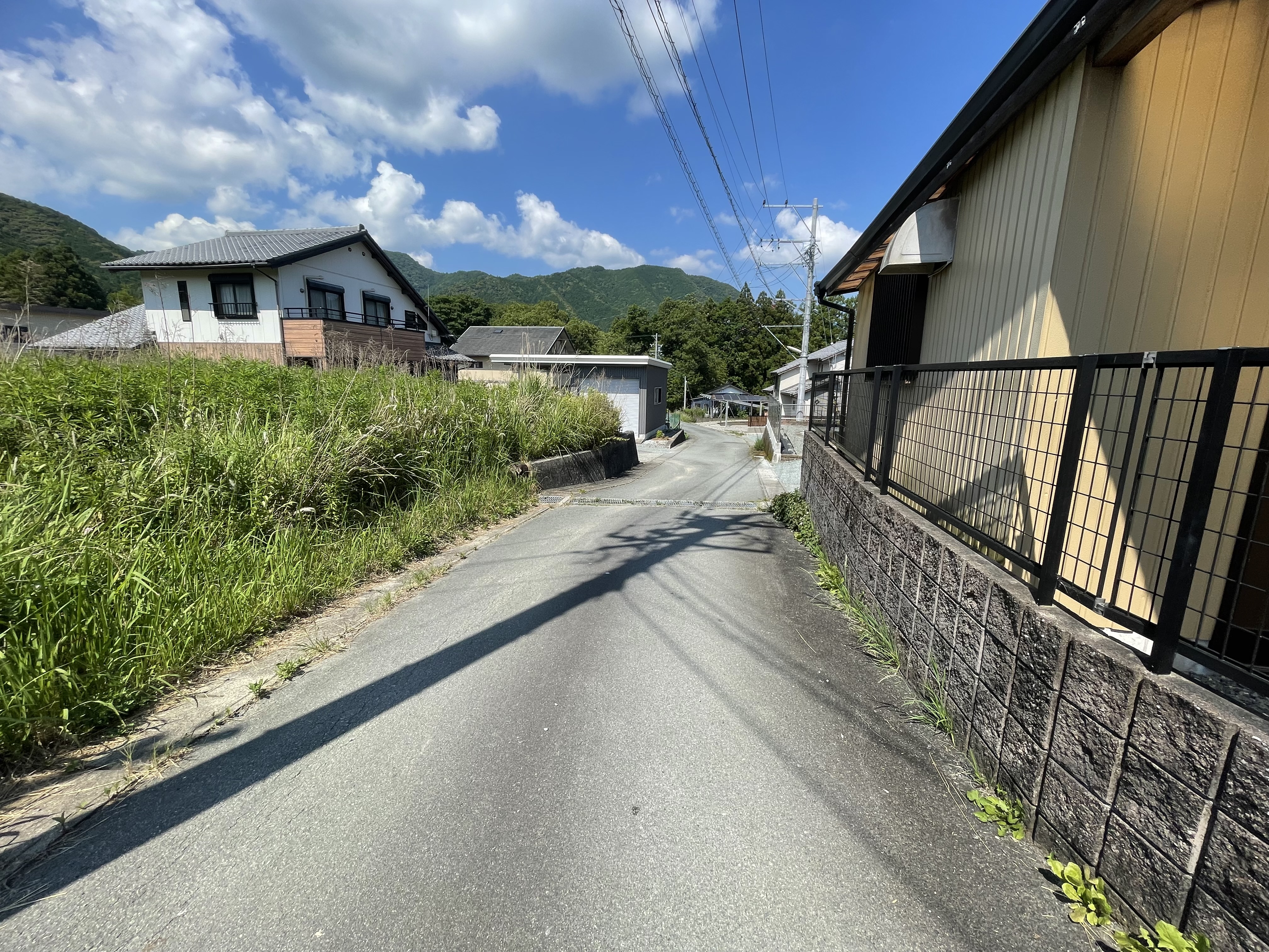 三瀬谷駅徒歩１６分の売り土地。マックスバリュや学校も徒歩圏内です！！